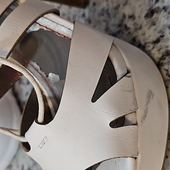 Pink & Pepper Cut Out Lace Up White & Silver Open Toe Platform, Heel Size 7 - Picture 10 of 10